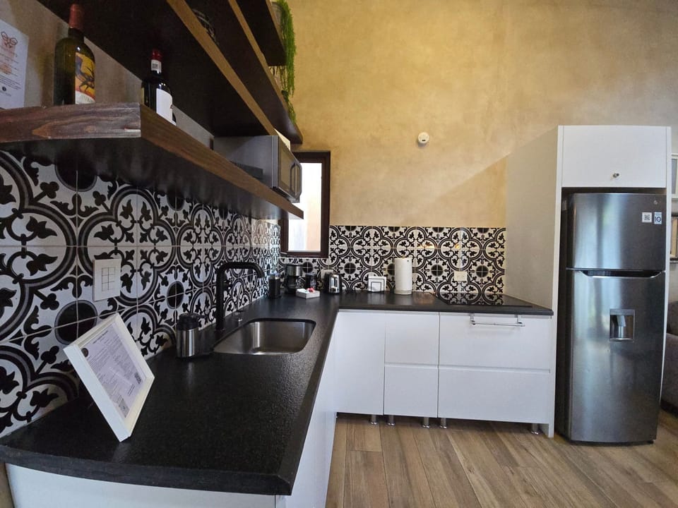 Basic Apartment | Private kitchen