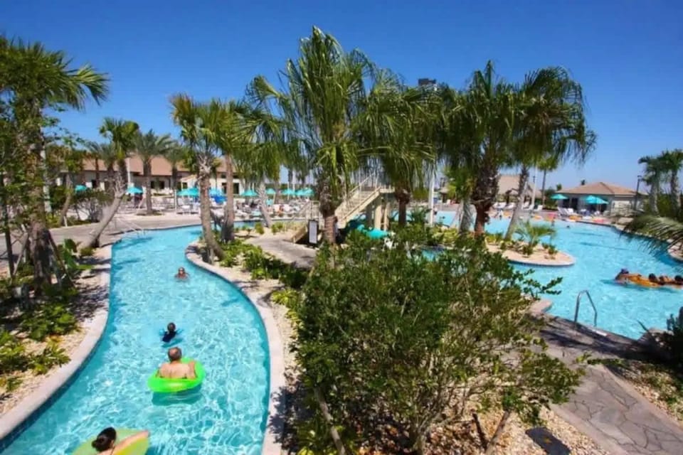 Lazy river at The Oasis clubhouse! Includes pools, splashpad, bars, restaurant, gym, movie theatre and more. Free access for all guests and just a short walk (less than 1/4 mile) from the house!!