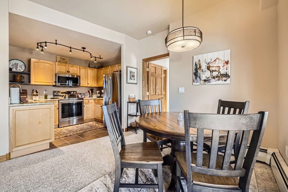 22714 US Hwy 6 Unit 5959 - Web Quality - 012 - 13 Breakfast Area