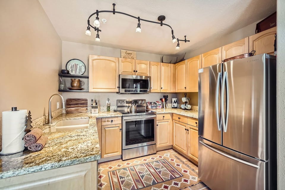 22714 US Hwy 6 Unit 5959 - Web Quality - 008 - 09 Kitchen