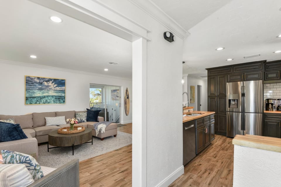 House, Multiple Beds (Coral Cove) | Living area