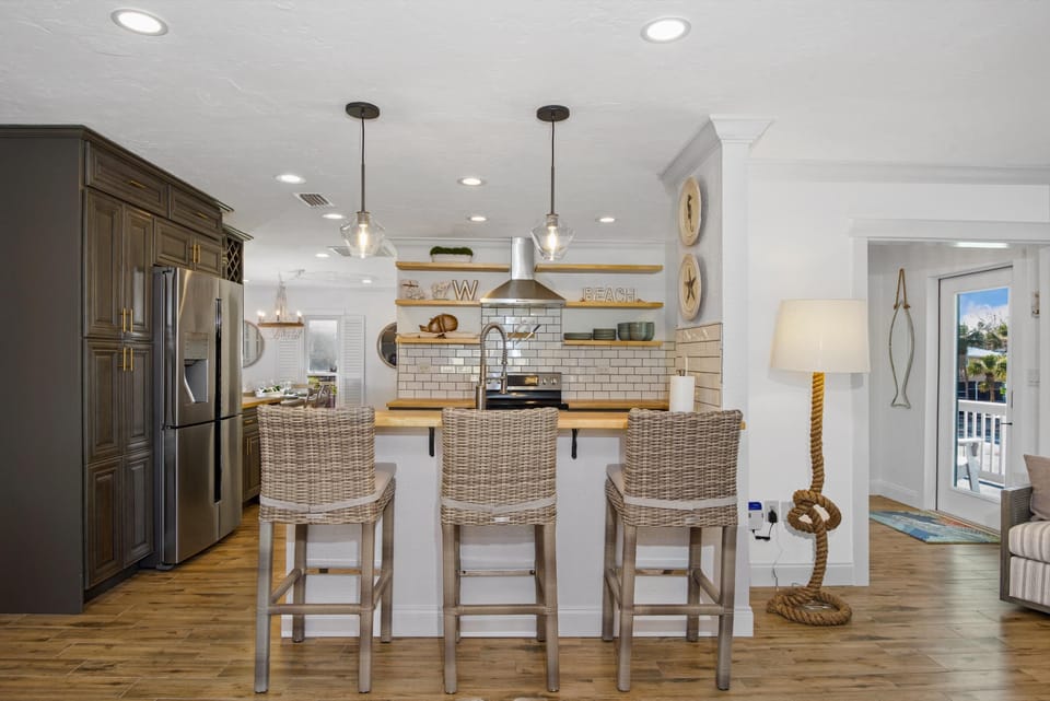 House, Multiple Beds (Coral Cove) | Private kitchen | Oven, toaster