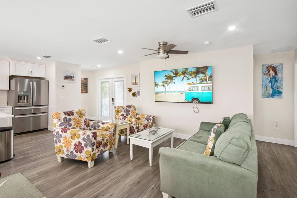 House, Multiple Beds (The Leonardo) | Living area