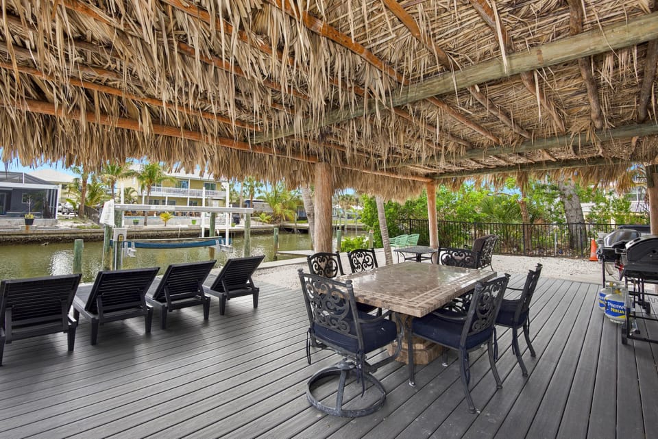 House, Multiple Beds (The Leonardo) | Outdoor dining