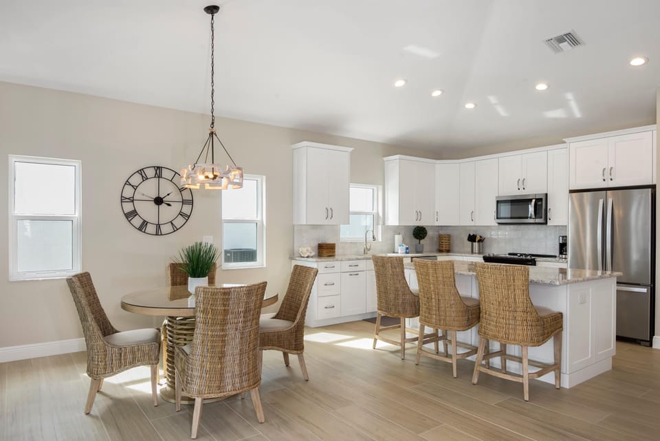 House, Multiple Beds (Holiday Everyday) | Private kitchen | Oven, toaster