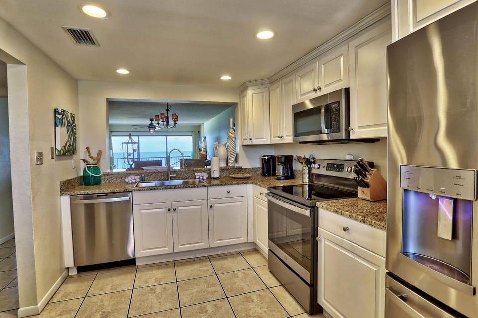 Condo, Multiple Beds (Ocean Sands 1-1002) | Private kitchen | Oven, toaster