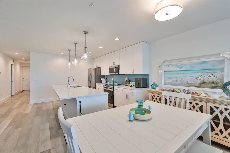 Condo, Multiple Beds (Madeira Del Mar 301) | Private kitchen | Oven