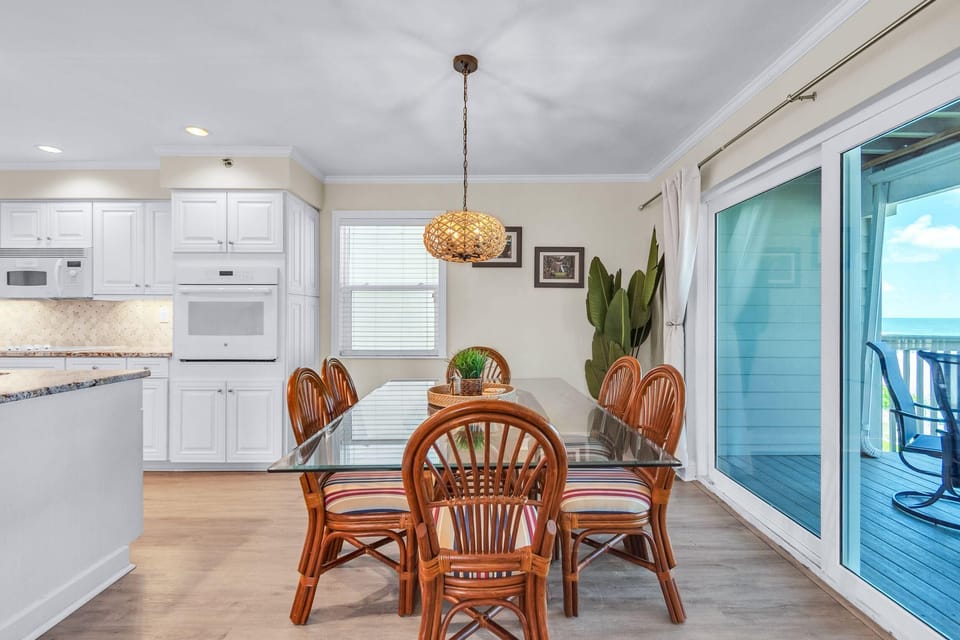 Condo, Multiple Beds (Pelican Pointe 4C) | Dining