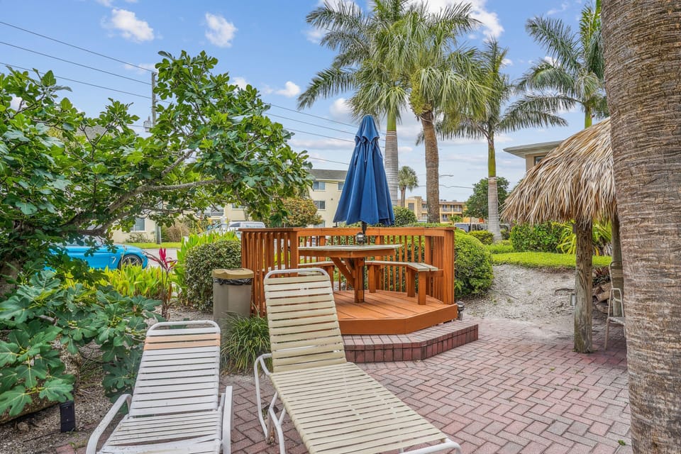 Condo, 1 King Bed with Sofa bed (Friendly Native 204) | Outdoor dining