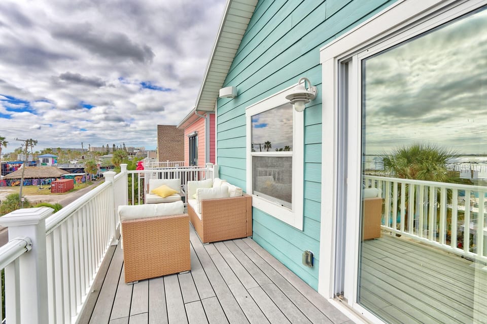 House, Multiple Beds (Hippie Haven) | Terrace/patio