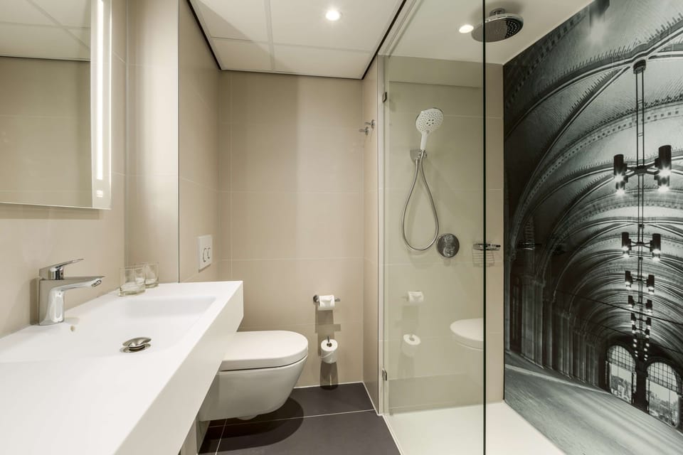 Eco-friendly toiletries, towels