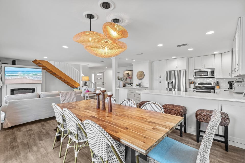 House, Multiple Beds (Blue Yonder Beach House) | Dining