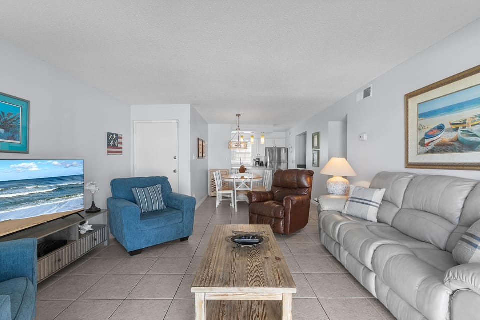 Condo, Multiple Beds (Colony Beach Club 120) | Living area