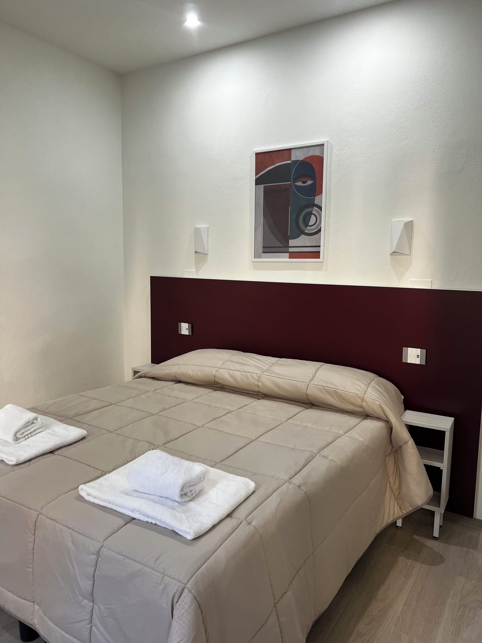 Double or Twin Room | In-room safe, desk, laptop workspace, soundproofing