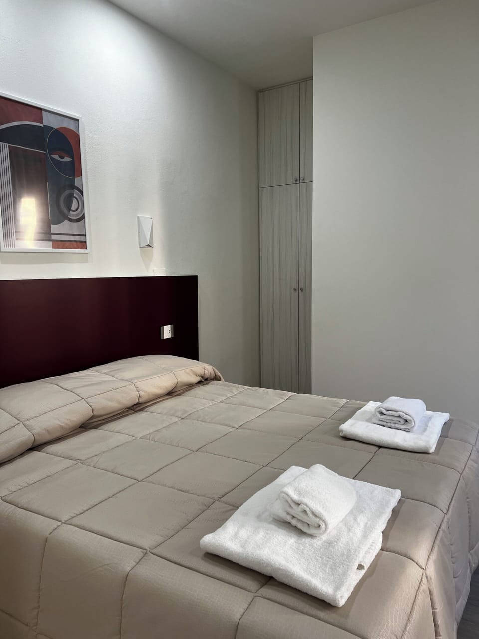 Double or Twin Room | In-room safe, desk, laptop workspace, soundproofing