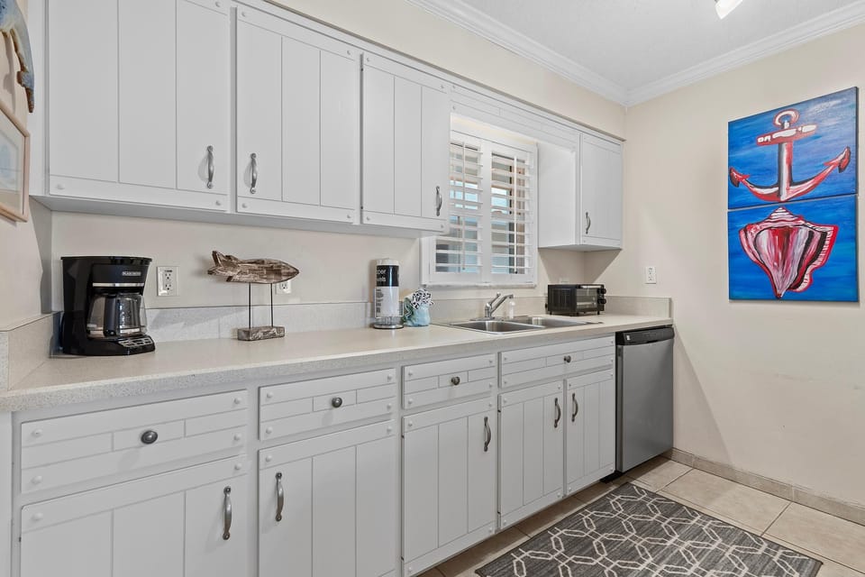 Condo, 1 King Bed with Sofa bed (Colony Beach Club 224) | Private kitchen | Oven, toaster