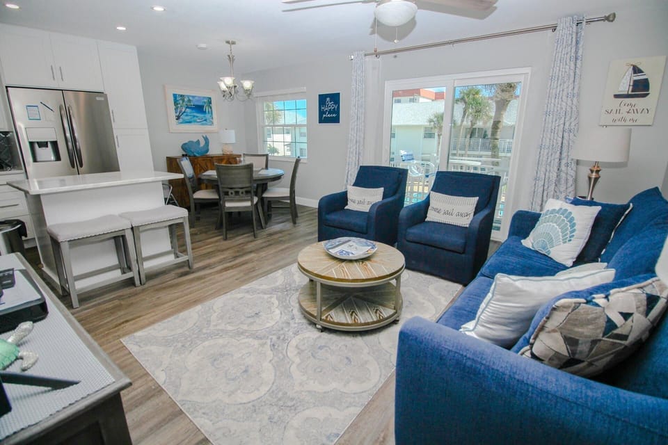 Condo, 1 King Bed with Sofa bed (Colony Beach Club 233) | Living area