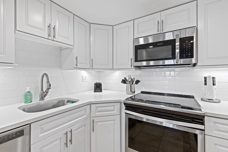 Condo, Multiple Beds (Castle Reef 312) | Private kitchen | Oven, coffee/tea maker, toaster, blender