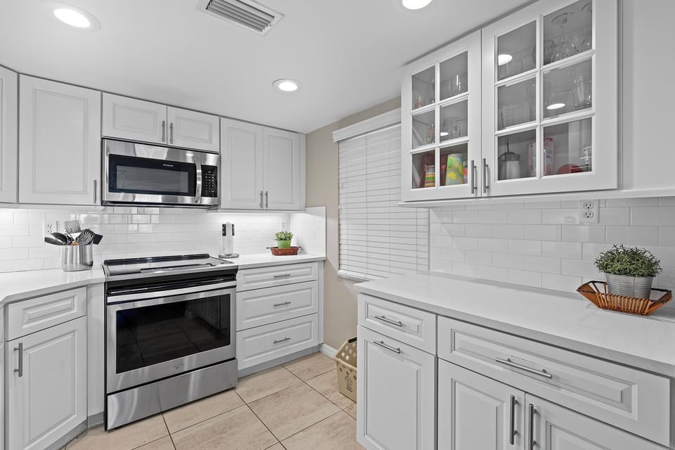 Condo, Multiple Beds (Castle Reef 312) | Private kitchen | Oven, coffee/tea maker, toaster, blender