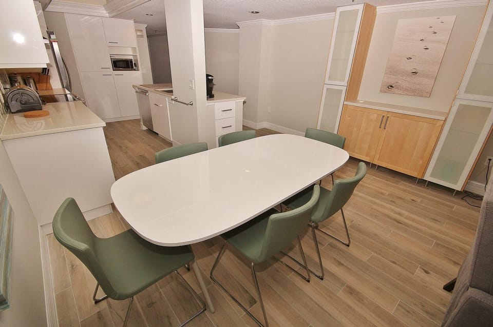 Condo, Multiple Beds (Ebb Tide 403) | Dining