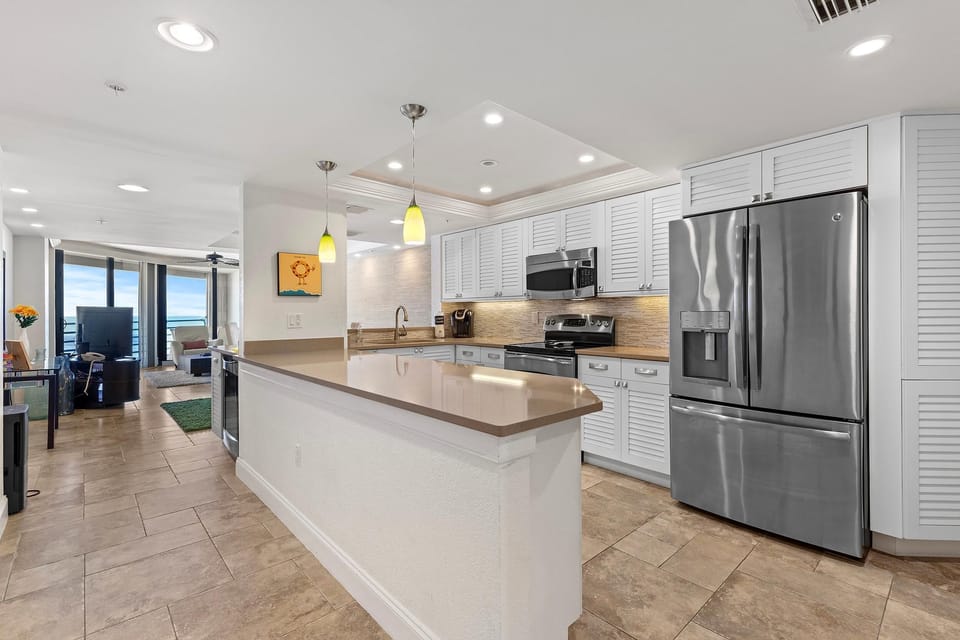 Condo, Multiple Beds (Ebb Tide 502) | Private kitchen | Oven, toaster