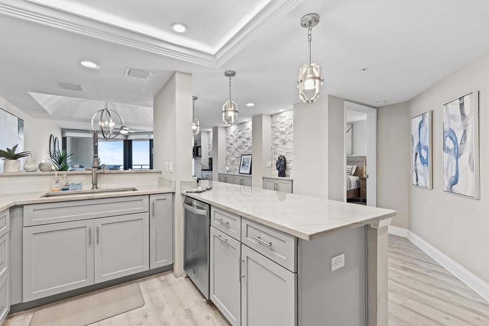 Condo, Multiple Beds (Ebb Tide 505) | Private kitchen | Oven, toaster