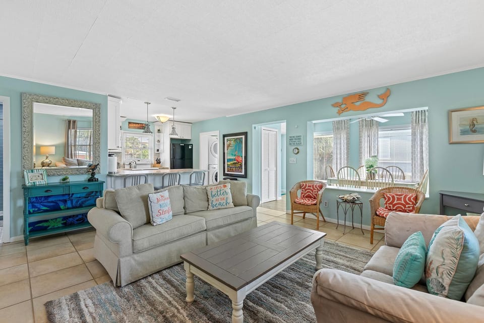House, Multiple Beds (Mermaid's Playground) | Living area