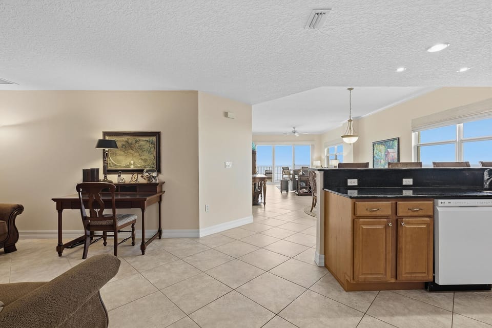 Condo, Multiple Beds (Malibu 704) | Interior