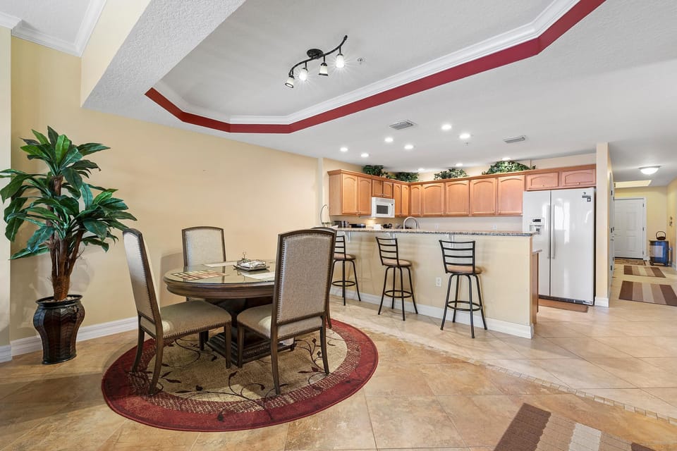 Condo, Multiple Beds (Malibu 803) | Dining