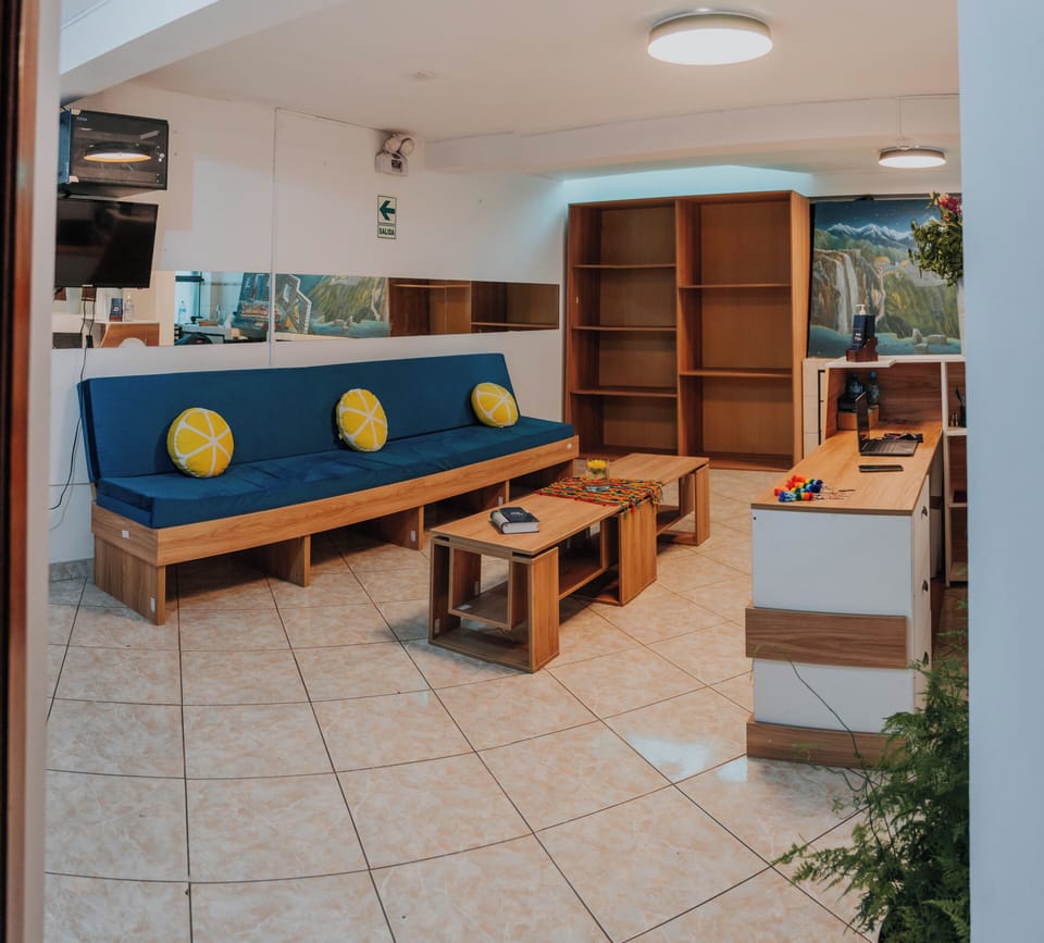 Comfort Room, 1 Queen Bed | Living area | 55-inch flat-screen TV with cable channels, Netflix, streaming services