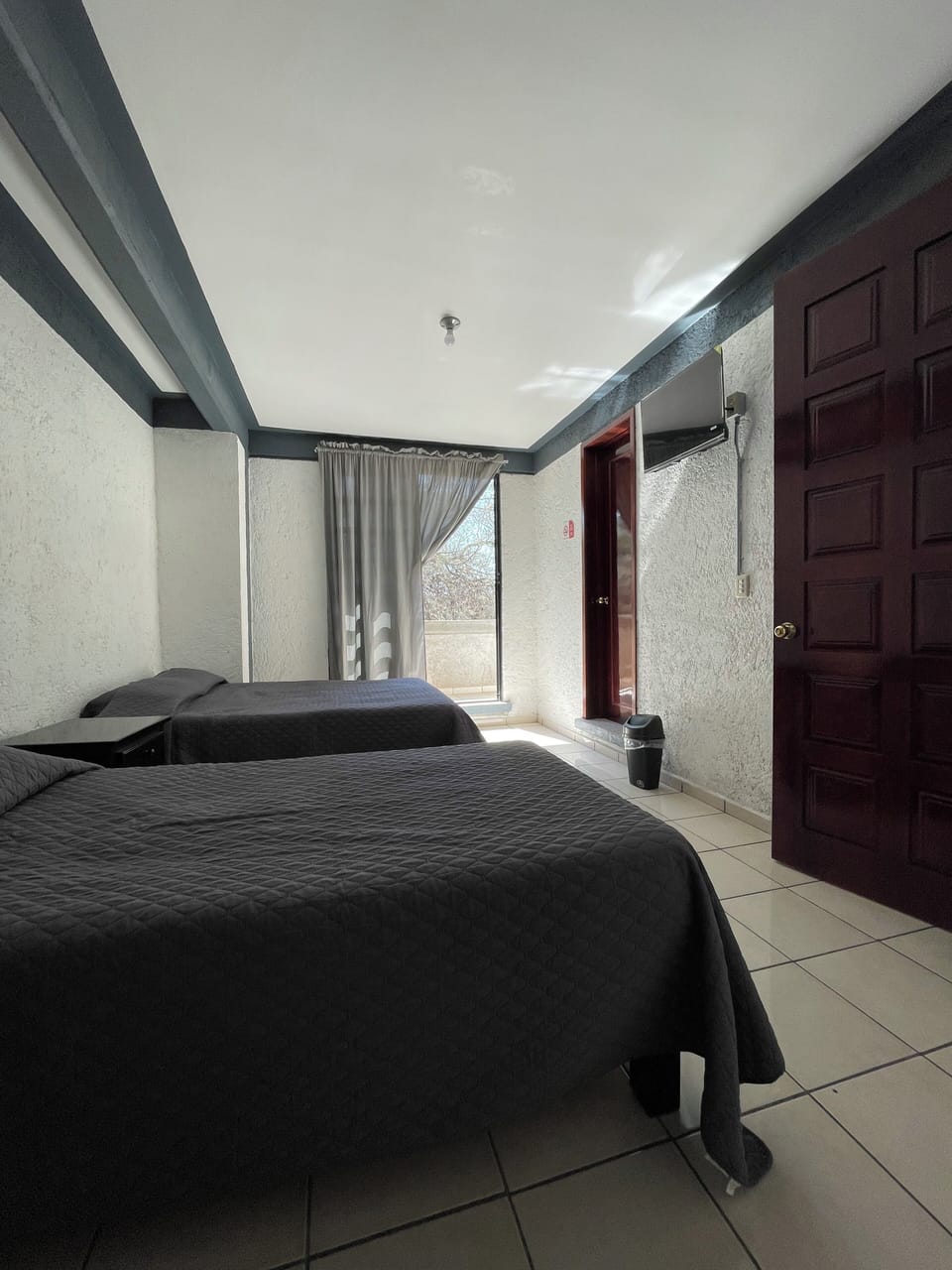 Triple Room, Valley View | Desk, laptop workspace, free WiFi, bed sheets