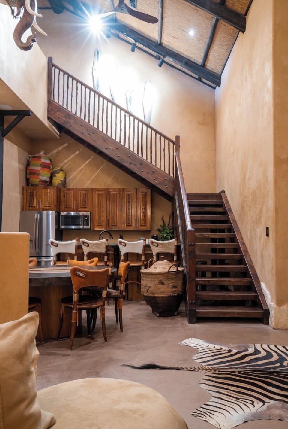 Family Suite, Non Smoking | Private kitchen | Electric kettle
