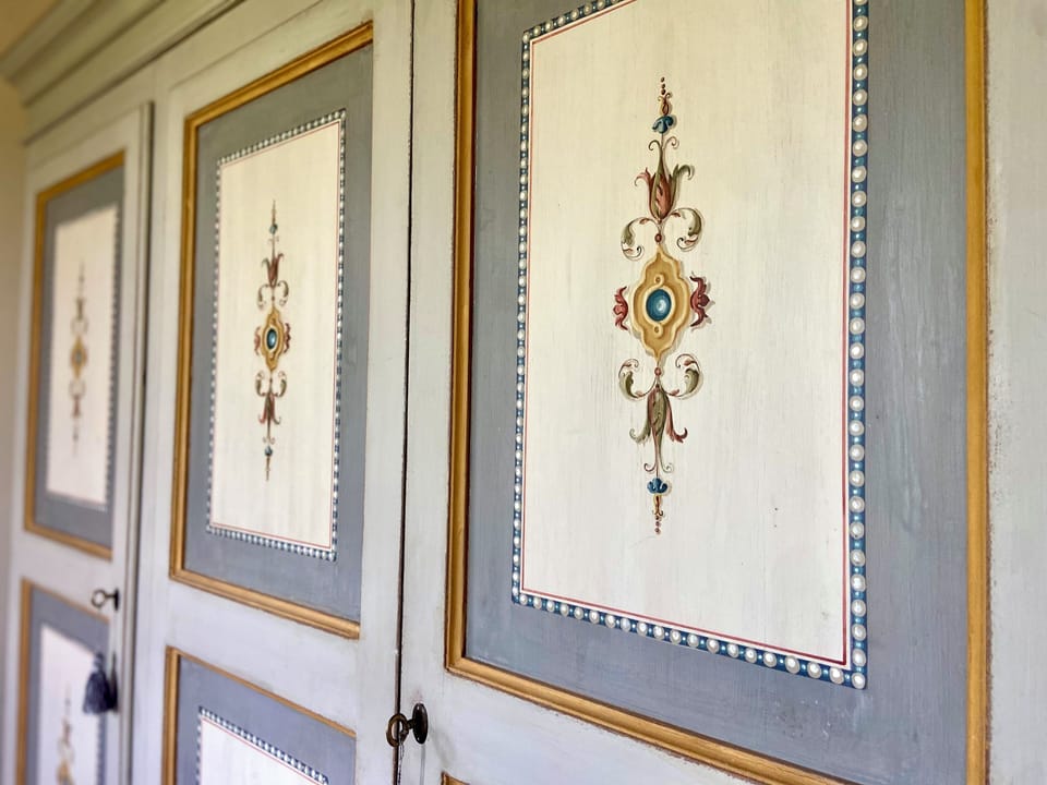 Wardrobe handprinted detail