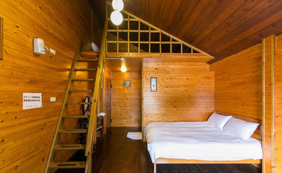 Standard Quadruple Room | Desk, soundproofing, free WiFi, bed sheets