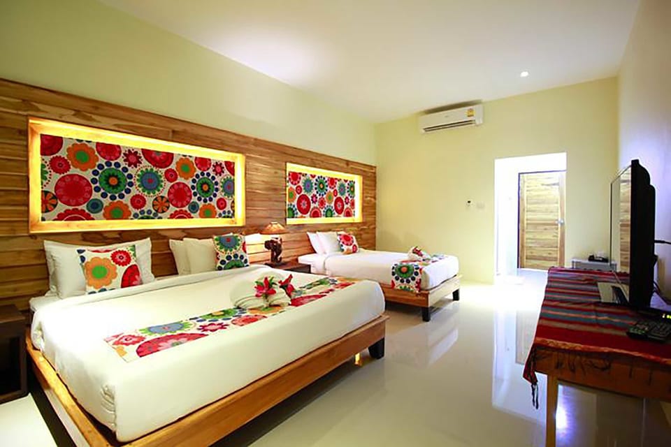 In-room safe, cribs/infant beds, rollaway beds, free WiFi
