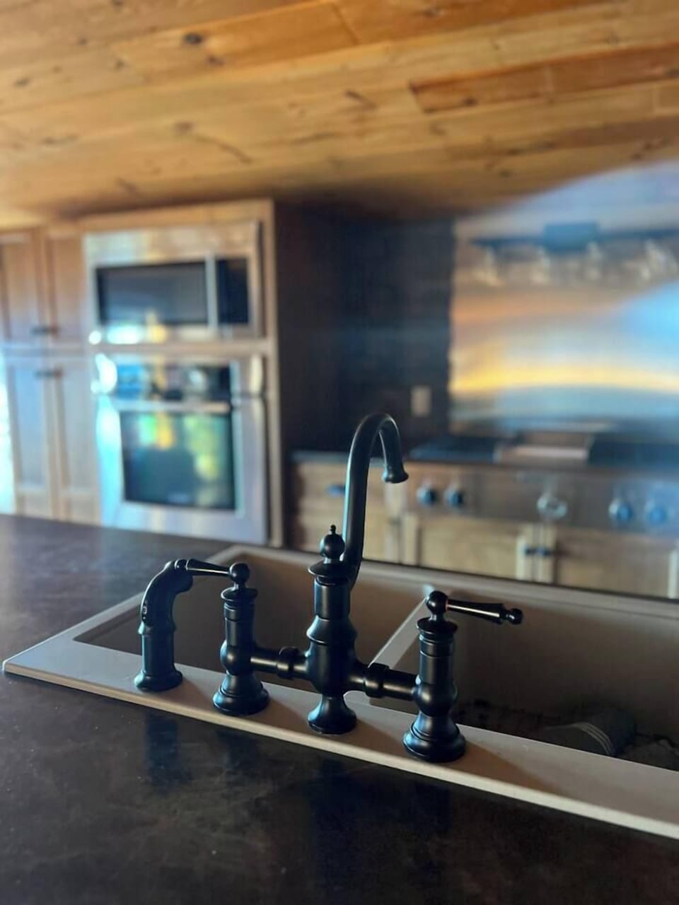 Bosch Oven, and KitchenAid cooktop with grill