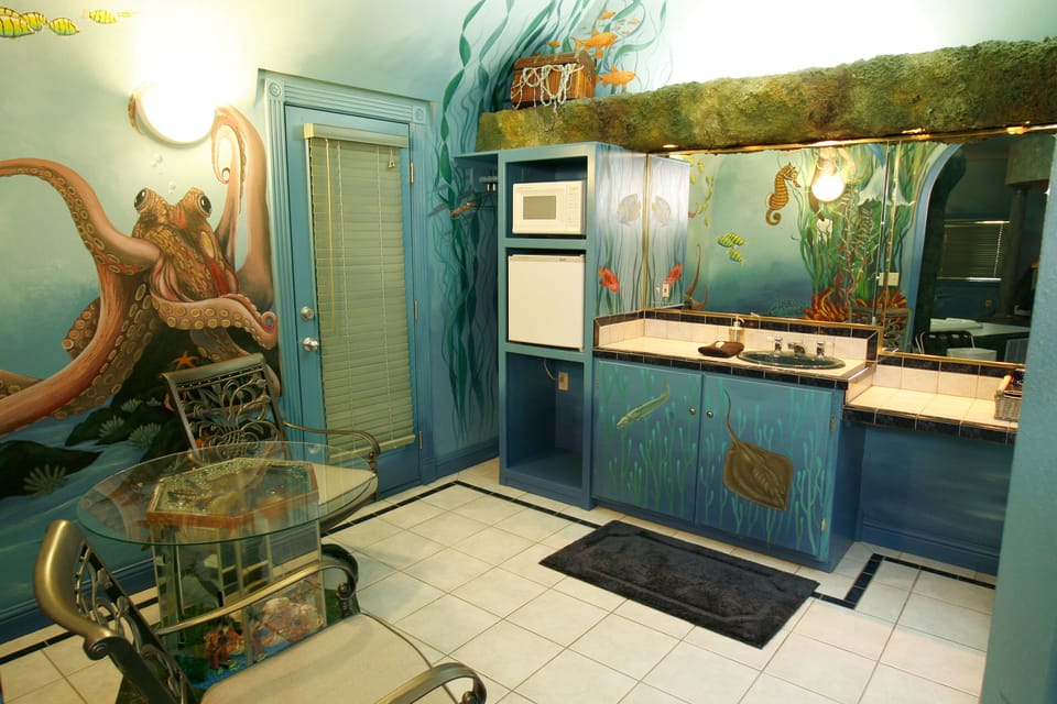 Suite, 1 King Bed (Atlantis Under the Sea Suite) | Soundproofing, free WiFi, bed sheets