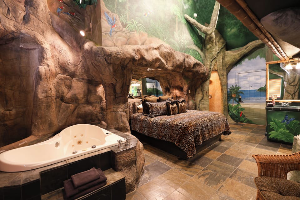 Suite, 1 King Bed (Tropical Paradise Suite) | Soundproofing, free WiFi, bed sheets