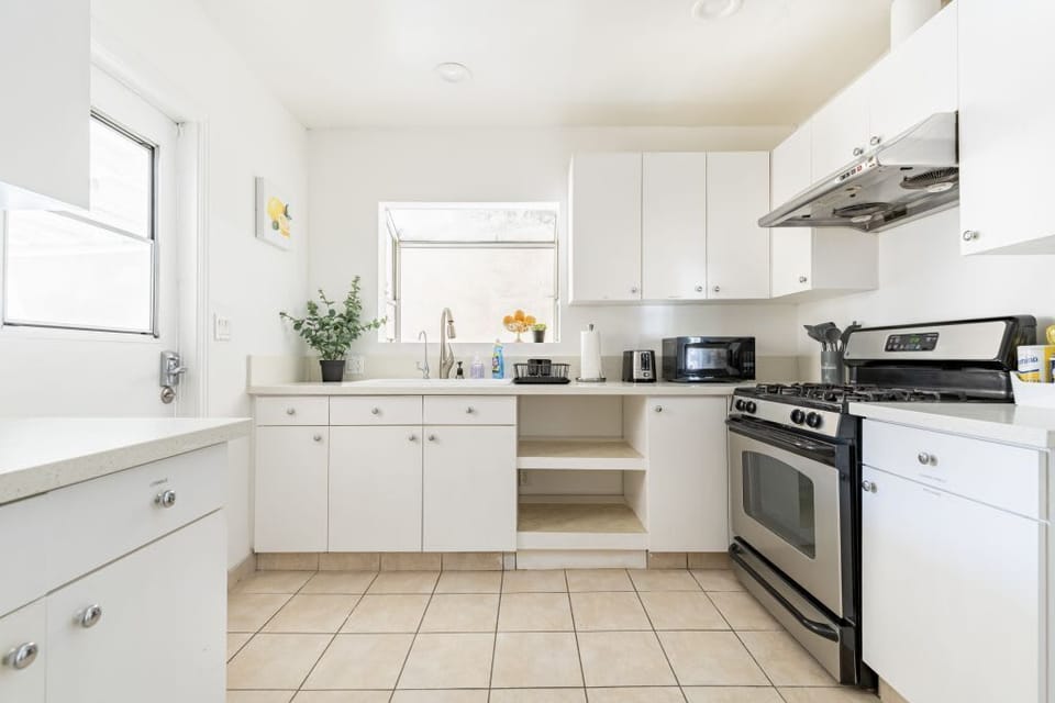 House, Multiple Beds, Patio, Garden View (7931 A, Rosemead) | Private kitchen | Coffee/tea maker, electric kettle