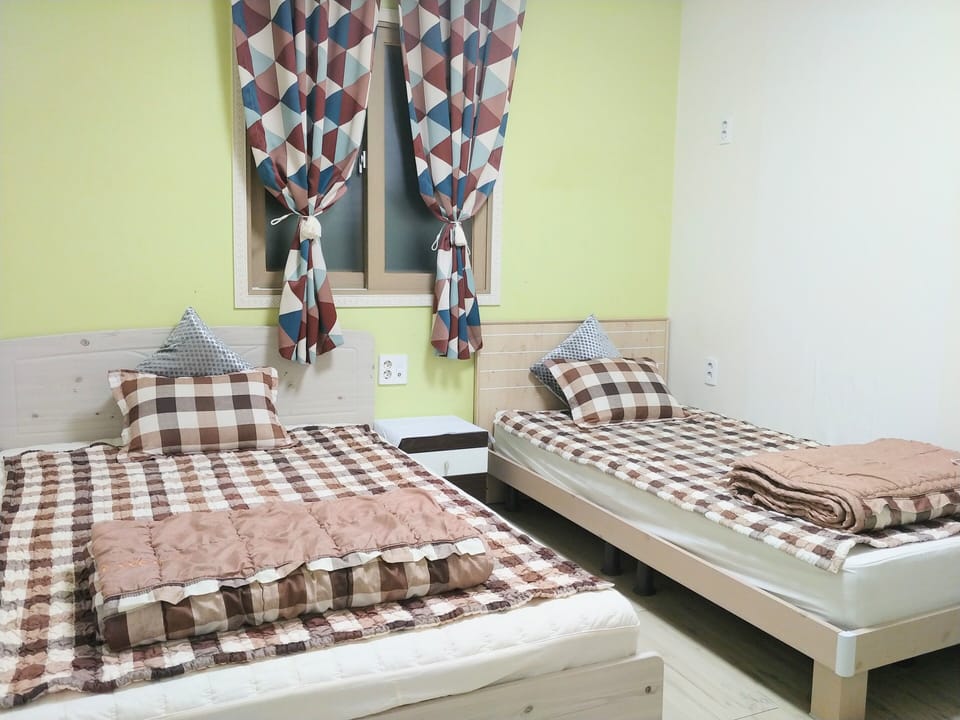 3 People Room | Free wired internet