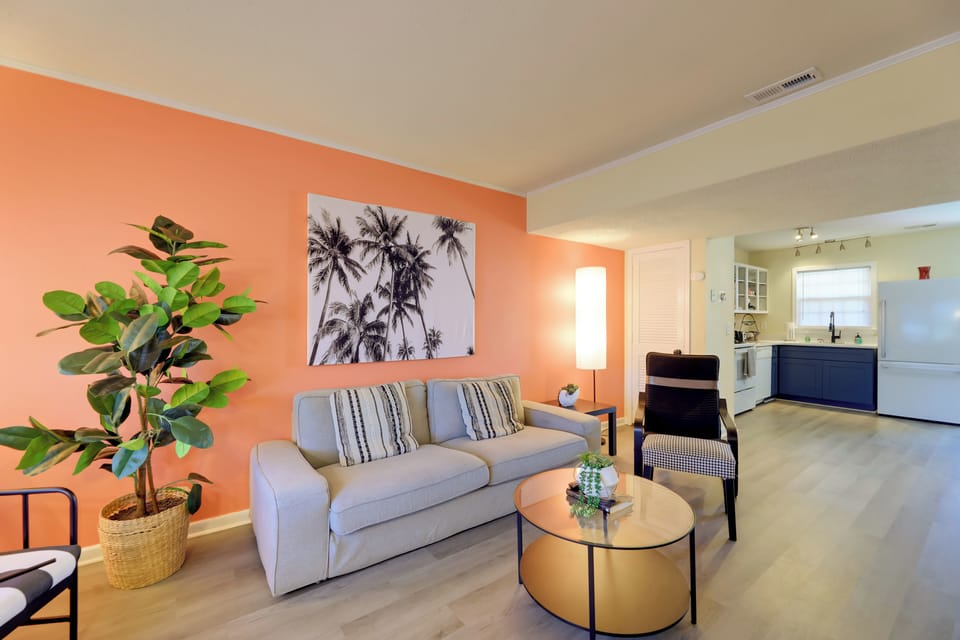 Living Room | Free WiFi | Flat-Screen TV | Central A/C | 1st Floor