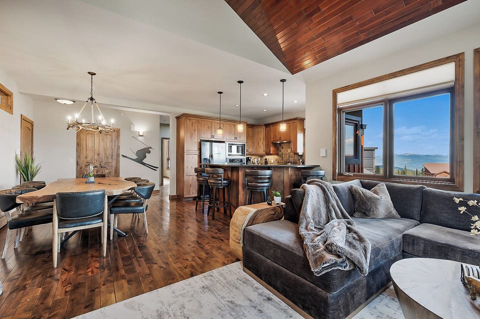 Deluxe Chalet, Mountain View, Mountainside | Living area | Smart TV, fireplace