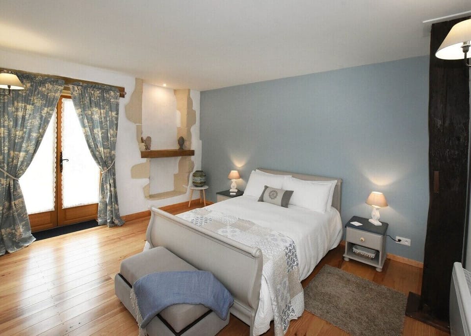 Deluxe Double Room, Garden View | Individually decorated, individually furnished, free WiFi
