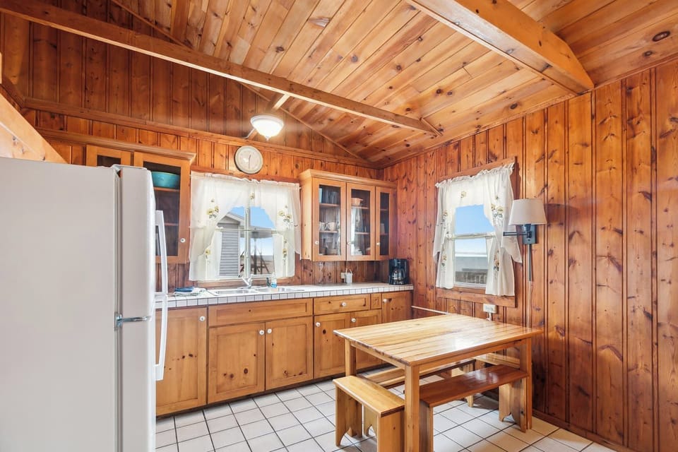 Cottage 1 - Kitchen/Dining area