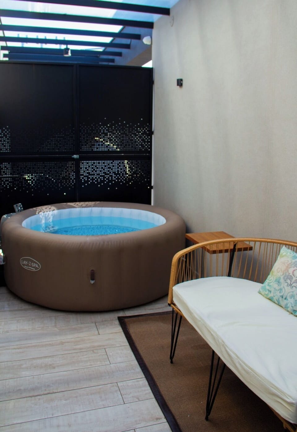 Indoor spa tub