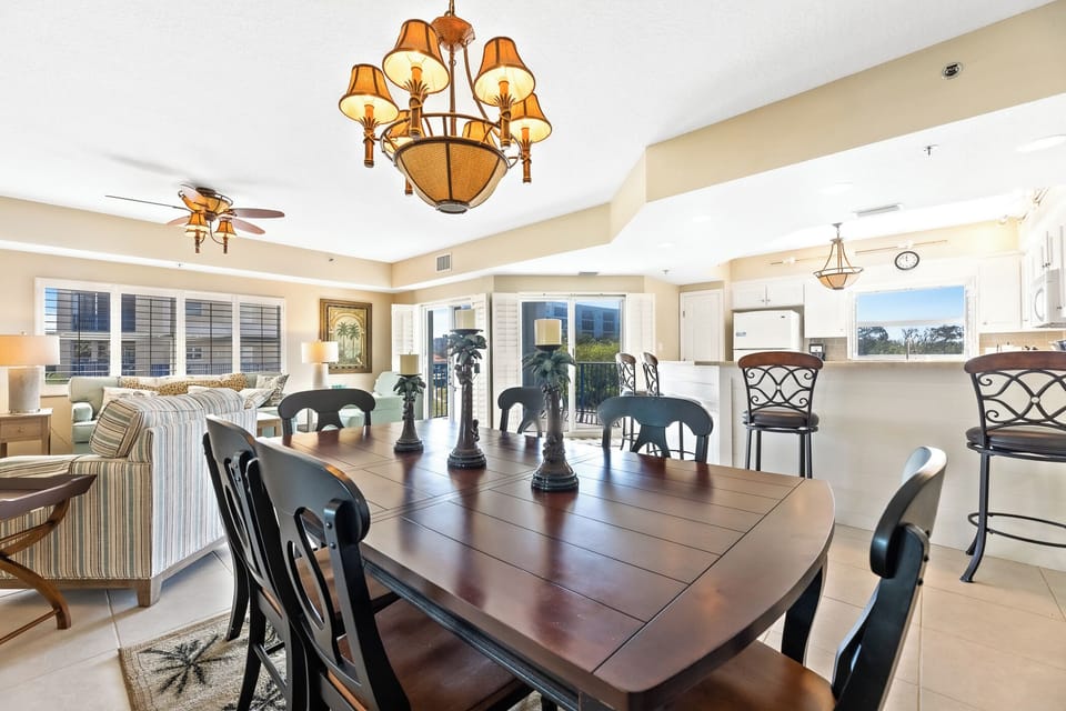 Dining room area next to the kitchen space