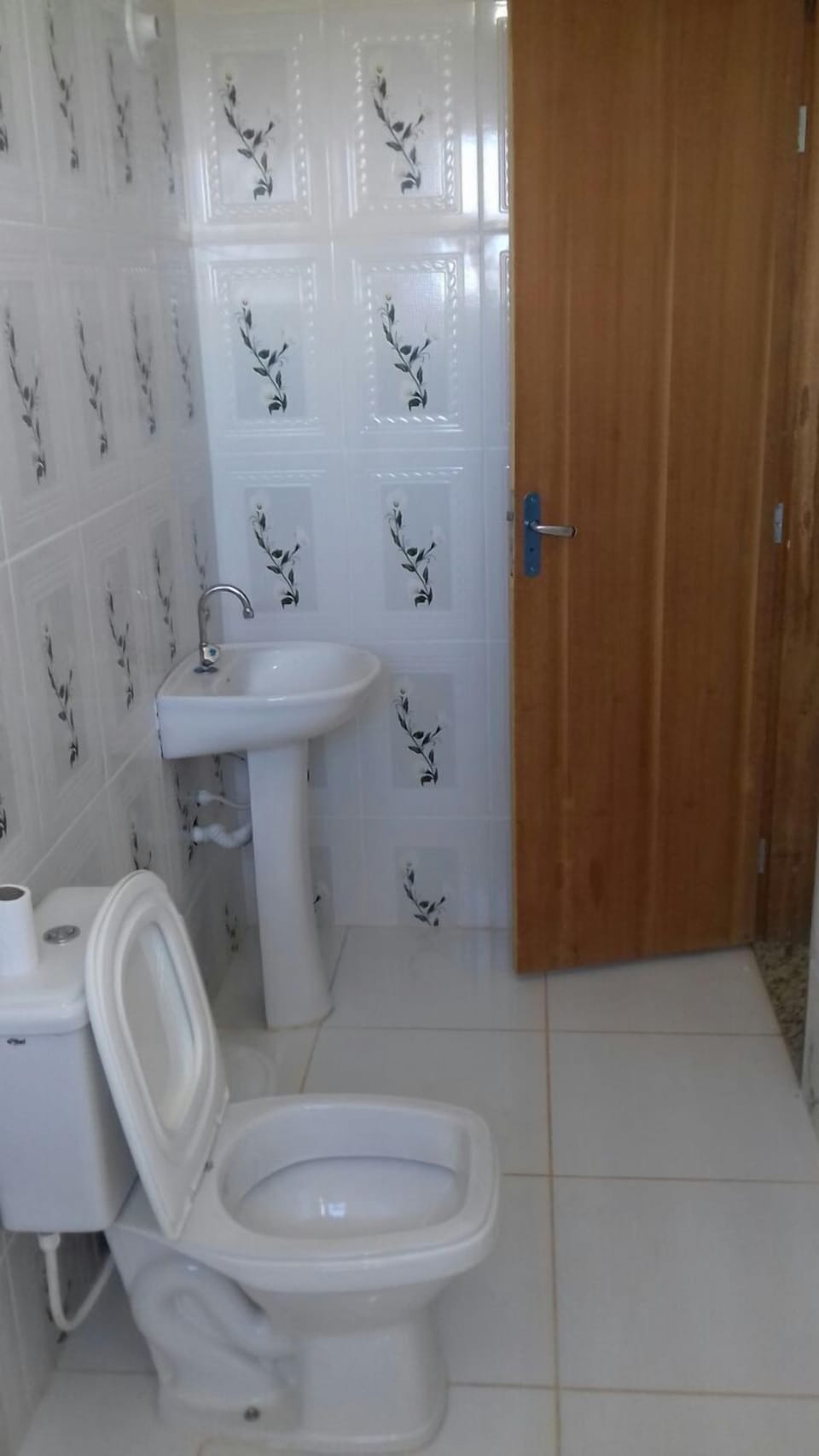 Family Twin Room, City View | Bathroom | Shower, toilet paper