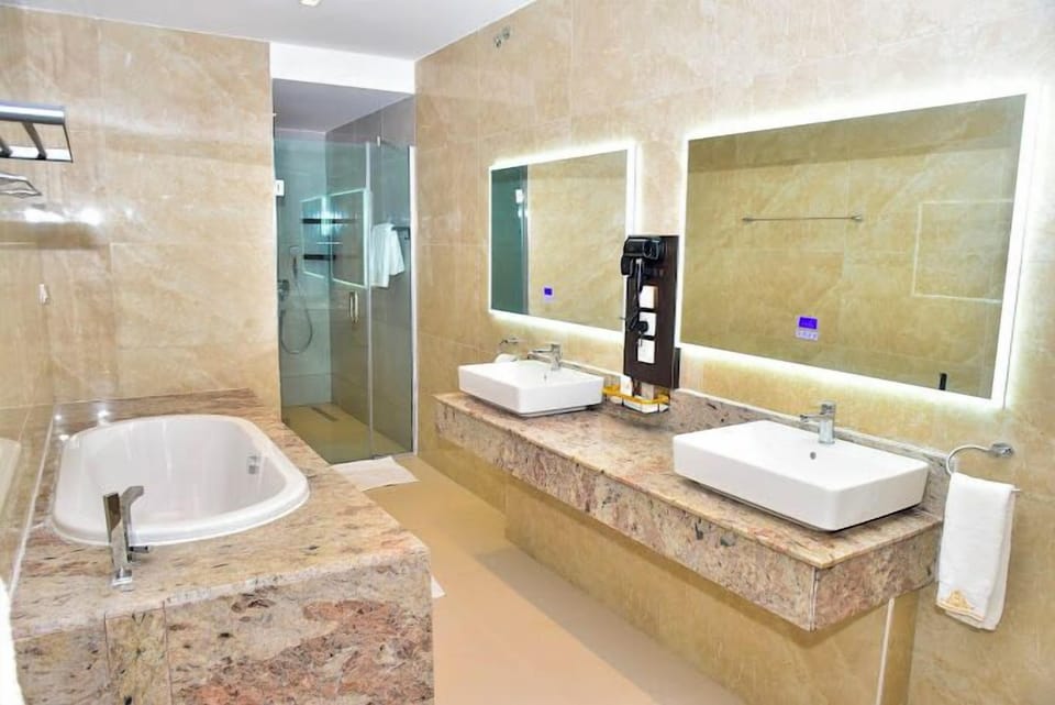 Economy Room, Balcony, City View | Bathroom | Free toiletries, hair dryer, towels, soap
