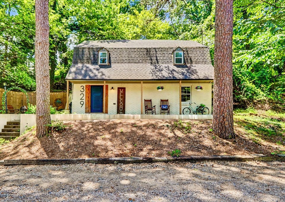 Spacious family retreat minutes from downtown Hot Springs