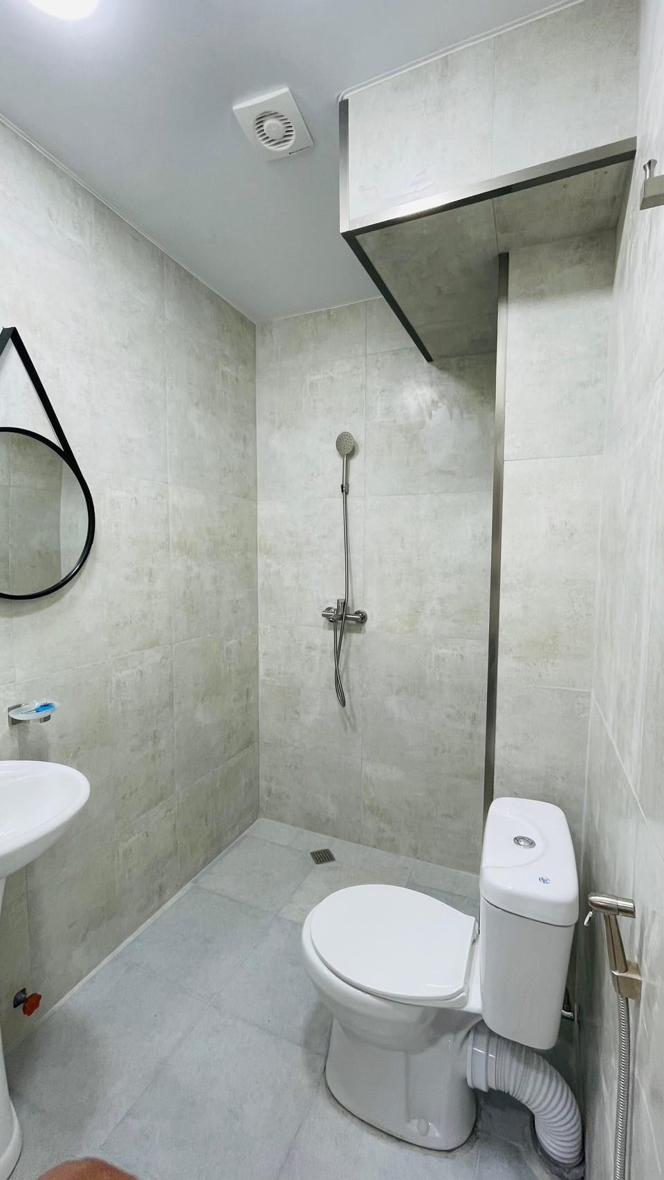 Deluxe Double or Twin Room, City View | Bathroom | Shower, slippers, towels, soap